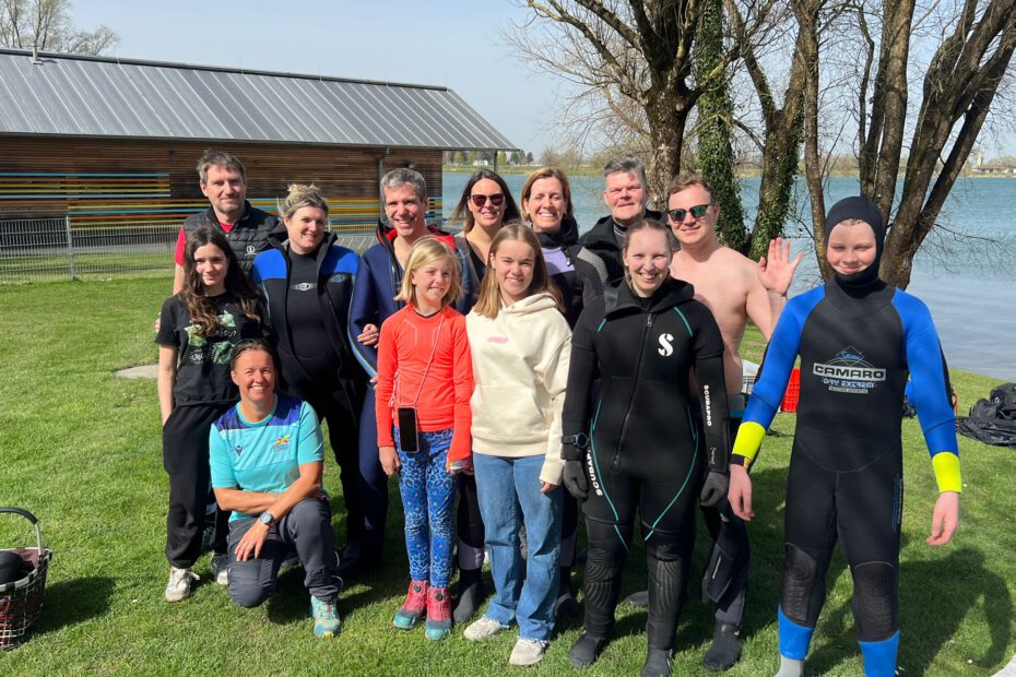 Gruppenfoto Ostereiertauchen